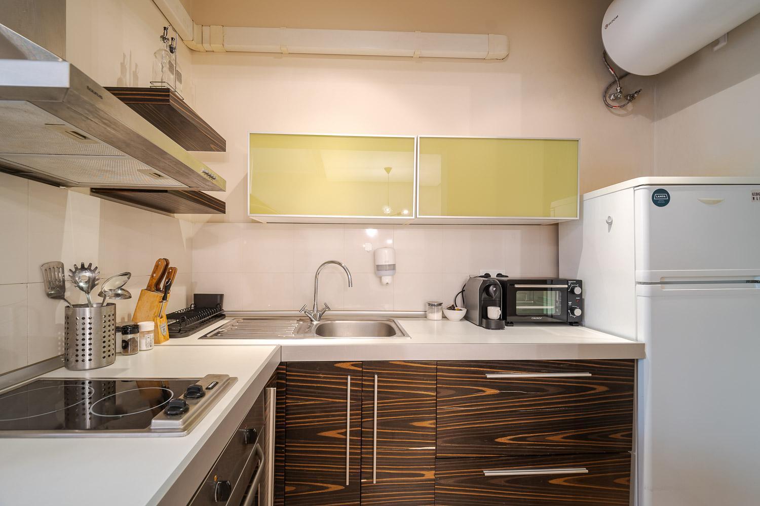 Cozy 1 Bdrm, Center, Solunska Near Vitoshka Street