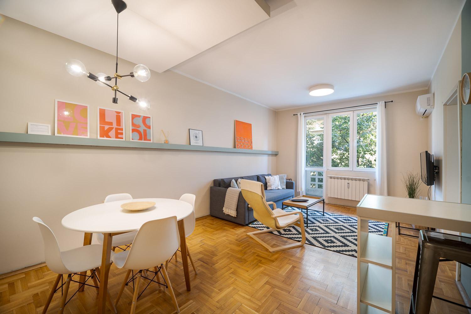 Cozy 1 Bdrm, Center, Solunska Near Vitoshka Street Apartemen *
