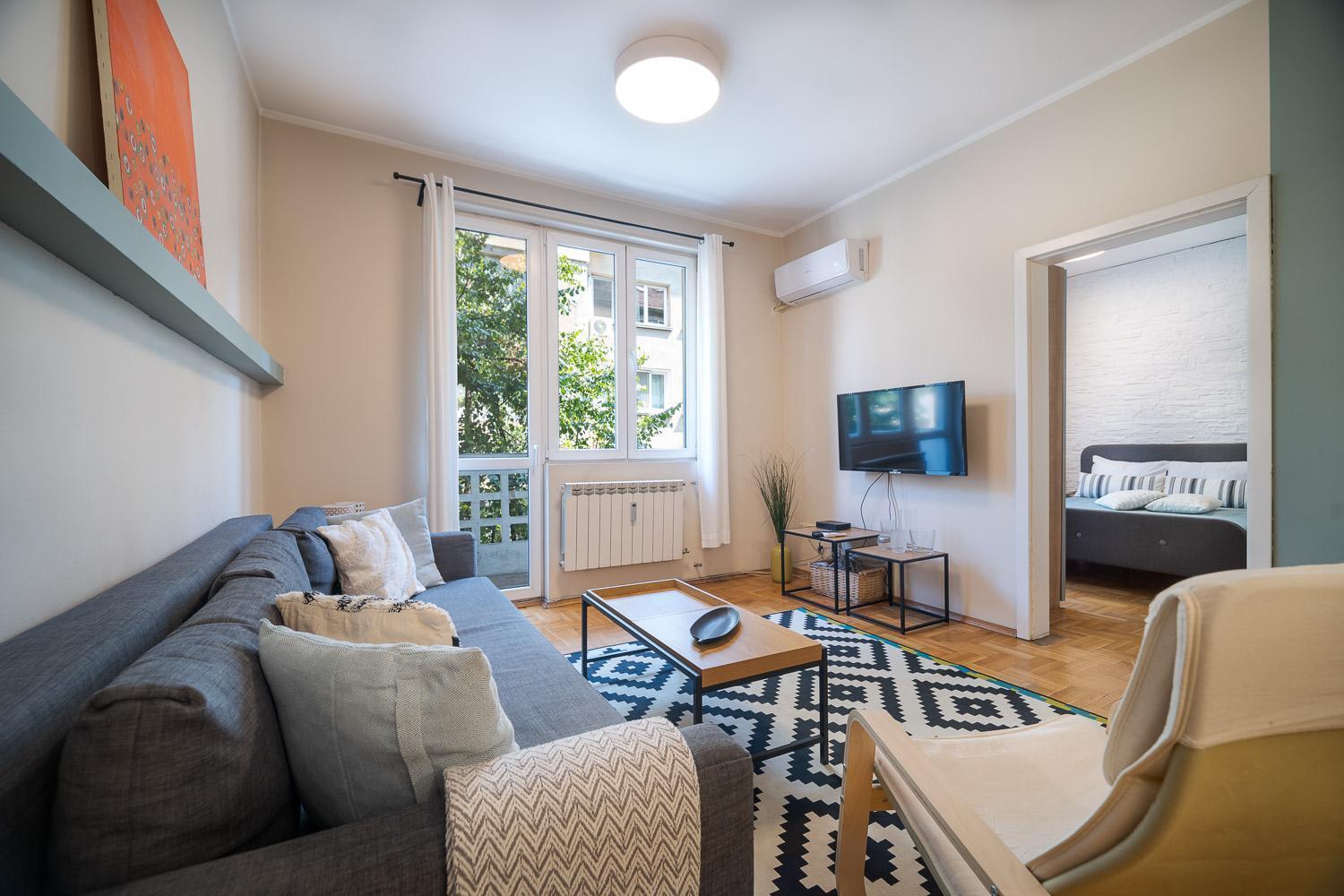 Apartament Cozy 1 Bdrm, Center, Solunska Near Vitoshka Street Sofia
